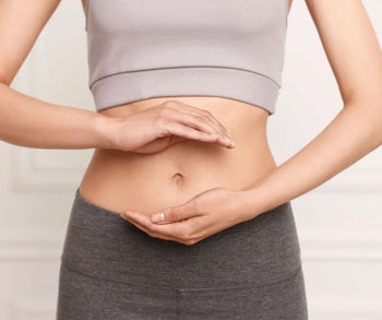 Olejowanie pępka (nabhi abhyanga) – ajurwedyjski sekret zdrowia, spokoju i równowagi